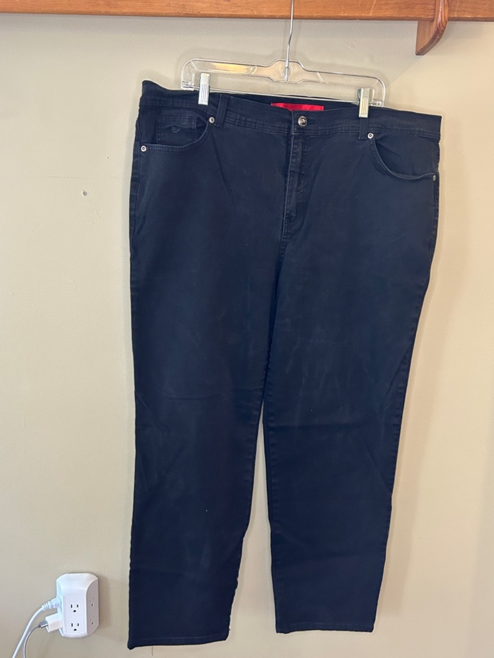 Gloria Vanderbilt Amanda Black Jeans Straight-Leg Classic